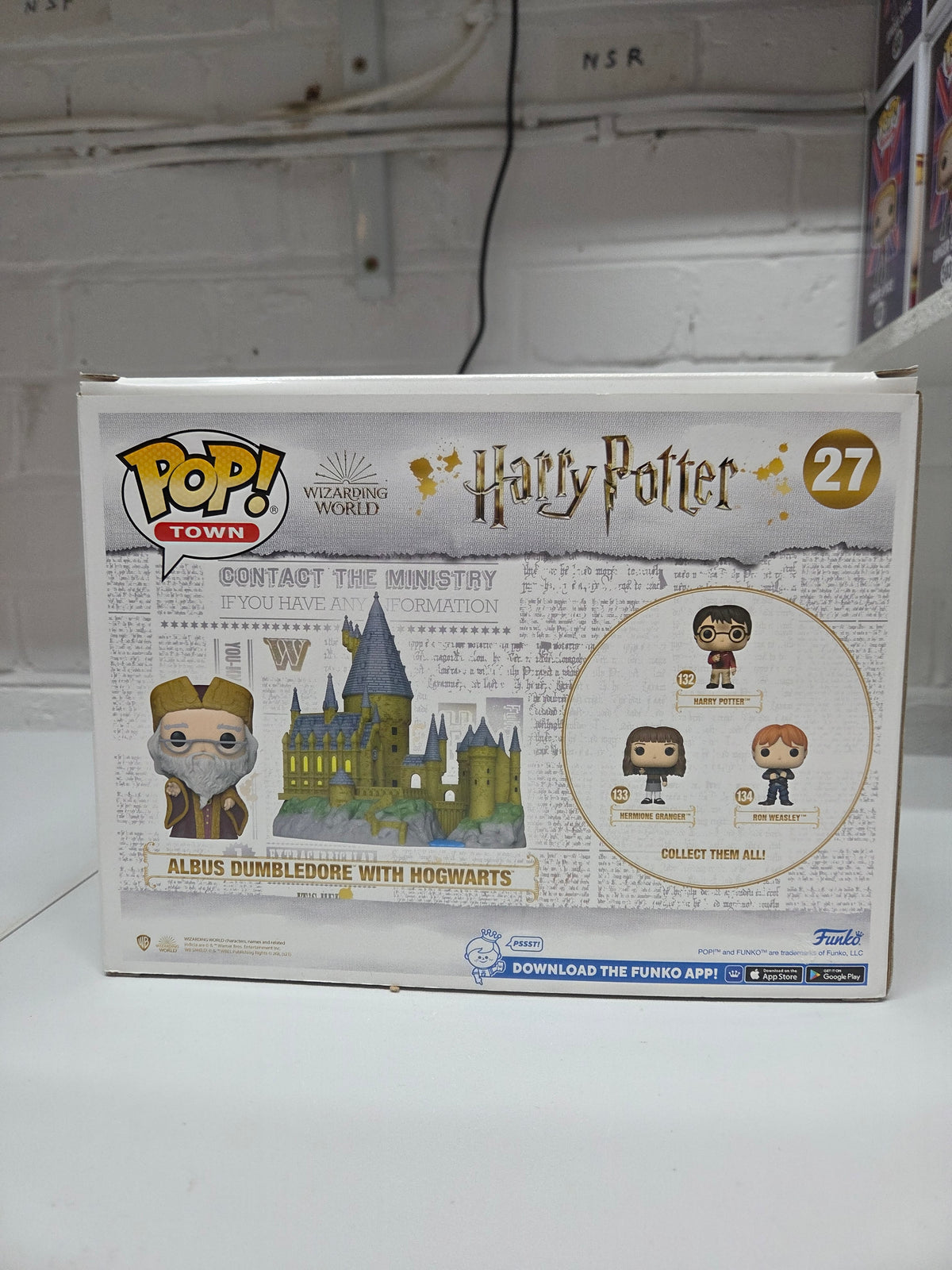 David Bradley Signed - Albus dumbledore with Hogwarts MCM COA