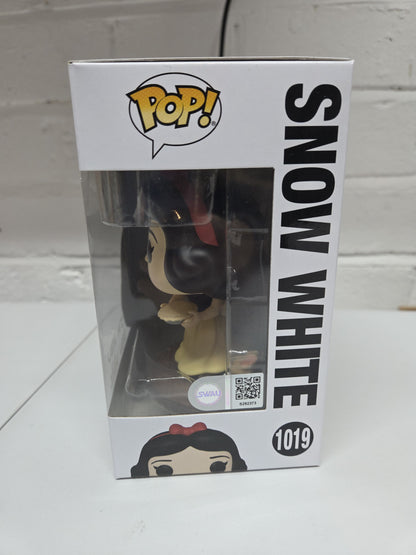 Signed Bailee Madison Funko POP! Disney - Snow White - SWAU COA